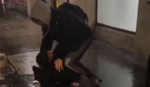 „SITUACIJA JE OVDJE GROZNA“: Državljanin BiH spasio djevojčicu u Londonu od napadača