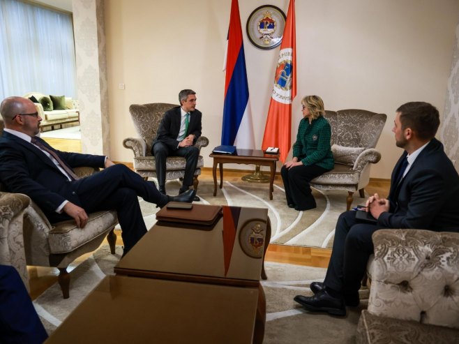 PRODUKTIVAN SASTANAK: Trampov izaslanik Fleming razgovarao sa Trišić Babić (FOTO)