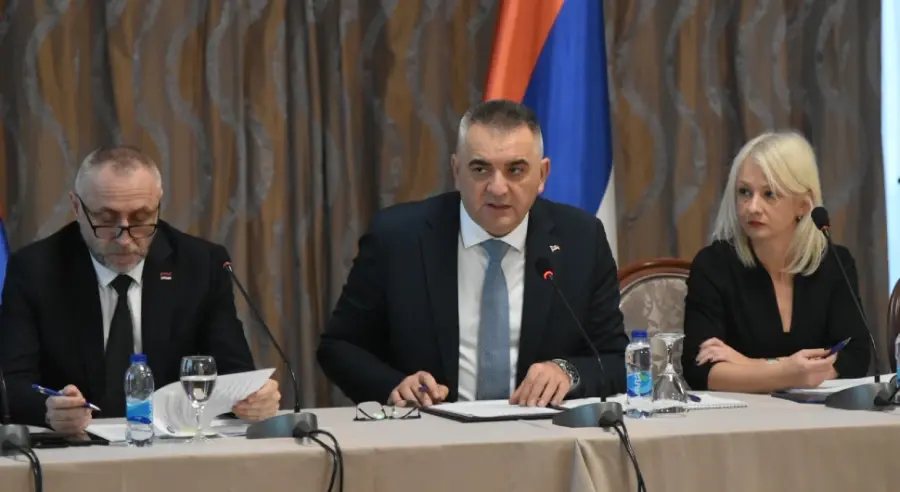 NASTAVLJAJU SE KONSULTACIJE O BUDŽETU: Minić na sastanku sa predstavnicima organizacija i udruženja proisteklih iz rata