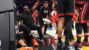 „LUDI SRBIN“ Nikola Jović doživio stravičan pad na parketu, otkriveno u kakvom je stanju (VIDEO)