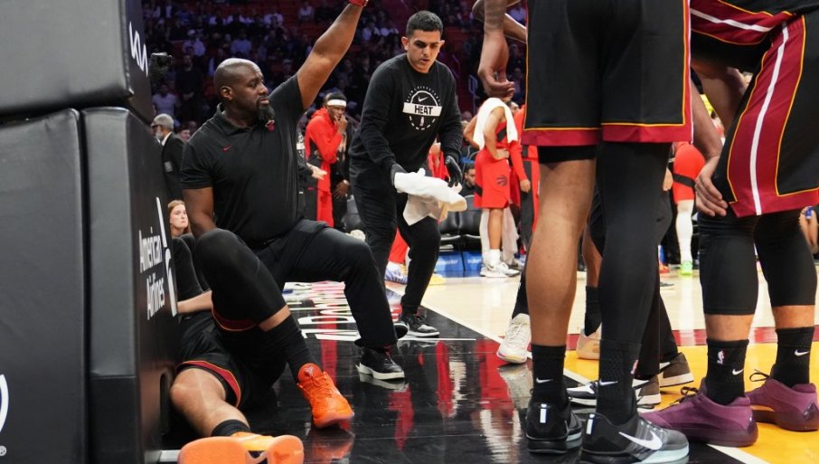 „LUDI SRBIN“ Nikola Jović doživio stravičan pad na parketu, otkriveno u kakvom je stanju (VIDEO)