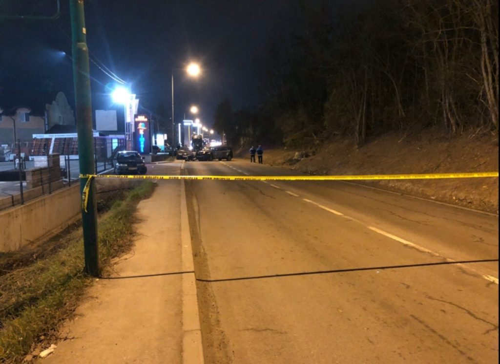 ОБУСТАВА САОБРАЋАЈА: У тешкој несрећи код Сарајева повријеђене три особе