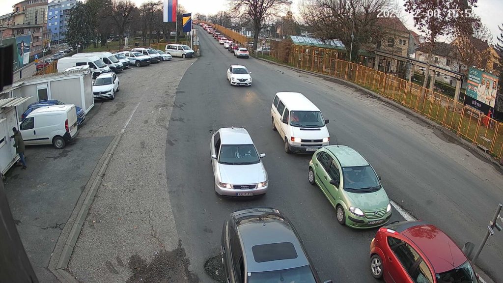STANJE NA GRANICAMA: Povremene gužve na nekoliko prelaza