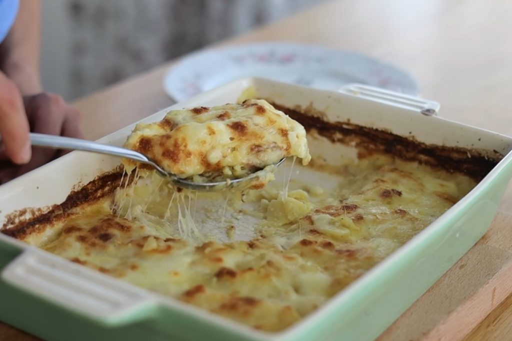 KREMASTO JELO KOJE OSVAJA NA PRVI ZALOGAJ: Napravite gratinirani krompir (RECEPT)