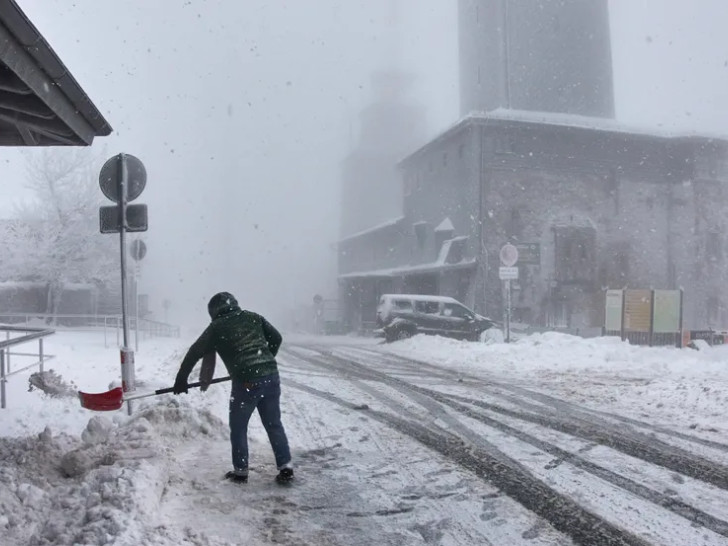 PAPRENE KAZNE U KANTONU SARAJEVO: Prekršajni nalozi zbog neočišćenog snijega