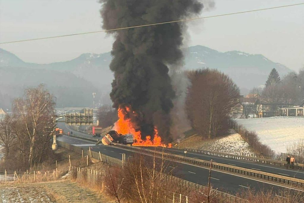 JEDNA OSOBA POGINULA, DVIJE POVRIJEĐENE: Detalji teškog sudara kombija i cisterne