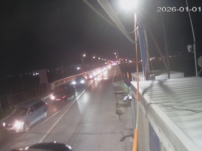 СТАЊЕ НА ГРАНИЦАМА: Гужве на улазу у БиХ