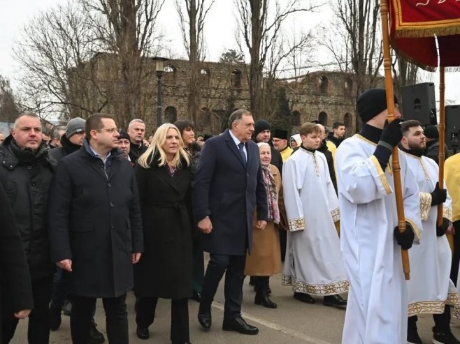 „VELIČENSTVENA LITIJA U ULICAMA BANJALUKE“: Dodik – Predani našoj pravoslavnoj vjeri i tradiciji (FOTO)