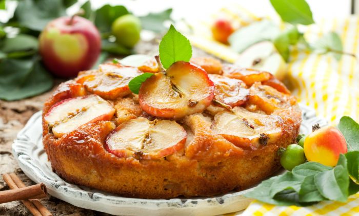 KOLAČ OD 3 JABUKE KOJI SE PRAVI ZA 10 MINUTA: Slatkiš koji miriše na djetinjstvo i uvijek uspjeva