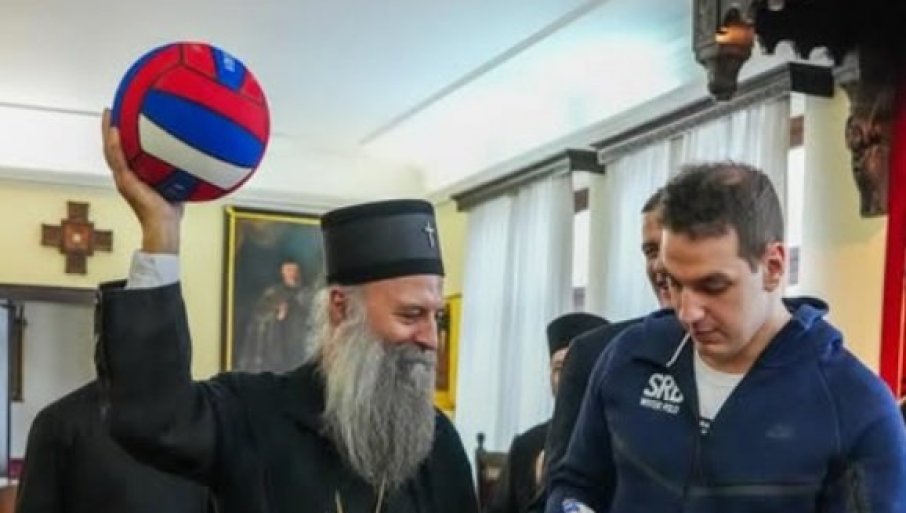 „SA NAJVEĆOM RADOŠĆU DANAS SAM BIO DOMAĆIN NAŠIM ZLATNIM MOMCIMA“ Patrijarh Porfirije ugostio vaterpolo reprezentaciju Srbije