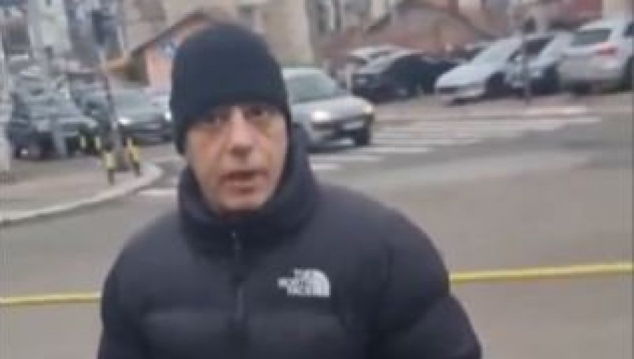 PSOVAO IM MAJKU: Blokader nasrnuo na žene (VIDEO)