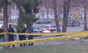 OTKRIVENI DETALJI DRAME U TUZLI: Tukao mladića u autu, pa se potukao kod škole (VIDEO)