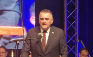 МИНИЋ ПРИСУСТВОВАО ОБИЉЕЖАВАЊУ ДАНА РЕПУБЛИКЕ У БРЧКОМ: „Република Српска није прављена само на нас, она је прављена за све добре људе“