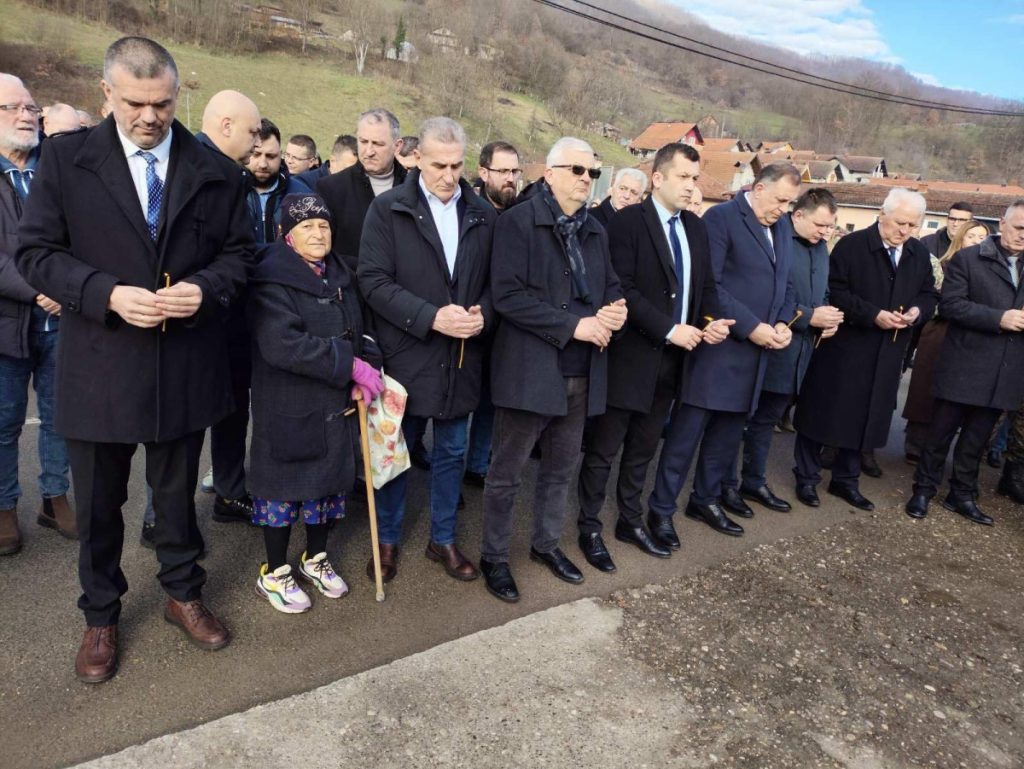 ORIĆEVI KOLJAČI UBIJALI SRBE NA SPAVANJU, NISU POŠTEDILI NI DJECU: Sjećanje na žrtve stravičnog zločina u Skelanima