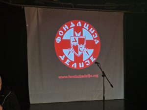 ПОМАЖУ ИЗГРАДЊУ ХРАМОВА И КУЋА СИРОМАШНИМ ПОРОДИЦАМА: Божићна акција хуманитарне фондације „Делије“ у Источном Сарајеву (ФОТО)