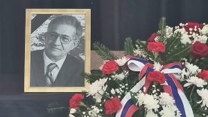 DOBOJ PONOSAN NA HEROJSTVO VELIKOG ČOVJEKA I PUKOVNIKA VRS: Održana komemoracija Veljka Brajića (FOTO)