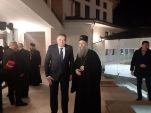 „ДИВАН ТРЕНУТАК ДАНАС“: Милорад Додик на слави код патријарха Порфирија