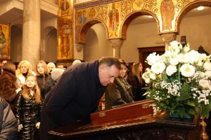 ДОДИК У ХРАМУ ХРИСТА СПАСИТЕЉА НА БАДЊЕ ВЕЧЕ: Свим људима, а прије свега Србима, желим све најбоље у овом дану (ФОТО)