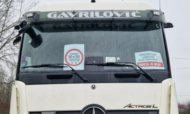 „EVROPLJANI NAS MALTRETIRAJU, BiH NAS NE ŠTITI“: Prevoznici poručili iz Gradiške da je sadašnja situacija nepodnošljiva (FOTO/VIDEO)