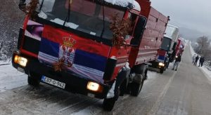 VIJORILE SE TROBOJKE U NEVESINJU: Kamioni prodefilovali na Dan Republike (VIDEO)