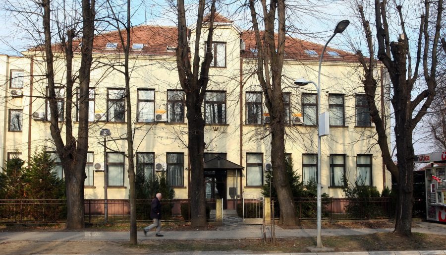 GRAĐEVINSKA ŠKOLA U BANJALUCI NEMA GRIJANJE: Trule cijevi onemogućile održavanje nastave (FOTO)