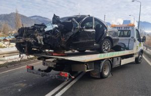 АУТОМОБИЛ СМРСКАН ДО НЕПРЕПОЗНАТЉИВОСТИ: Језива саобраћајна несрећа у БиХ, једна особа страдала (ФОТО)