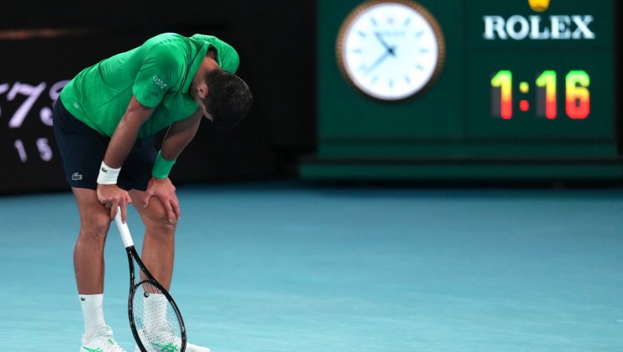 DRAMA U MELBURNU! Novak Đoković povraćao između poena