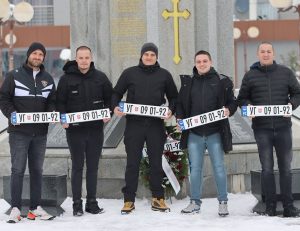 SIMBOLIČNA ČESTITKA ZA 9. JANUAR IZ UGLJEVIKA: Mladi čestitali svim Srbima Dan Republike