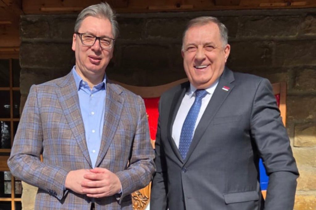 ČVRSTI ODNOSI SRPSKE I SRBIJE: Dodik razgovarao sa Vučićem (FOTO)