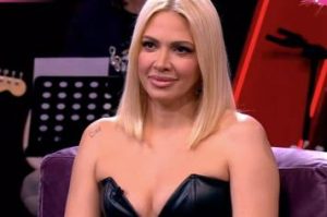 DIRLJIV PRIZOR SA SLAVLJA: Milica Todorović pjesmom raznježila svog oca (FOTO)