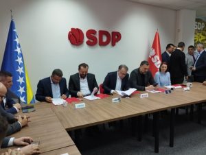 PROVOKACIJA: Nikšić i Konaković potpisali sporazum u Banjaluci