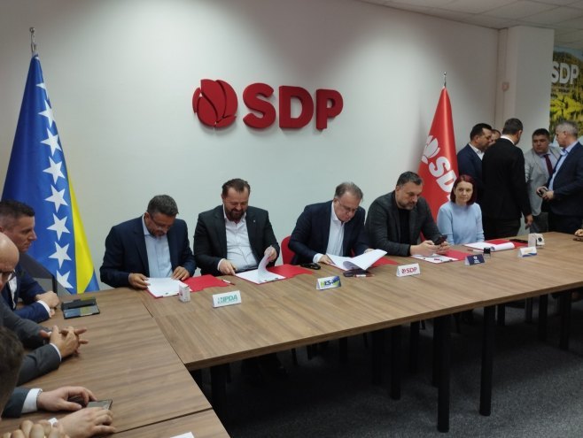 PROVOKACIJA: Nikšić i Konaković potpisali sporazum u Banjaluci