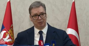 JEZIVE PRIJETNJE BLOKADERA VUČIĆU: Monstruozna hajka na predsjednika Srbije (FOTO/VIDEO)