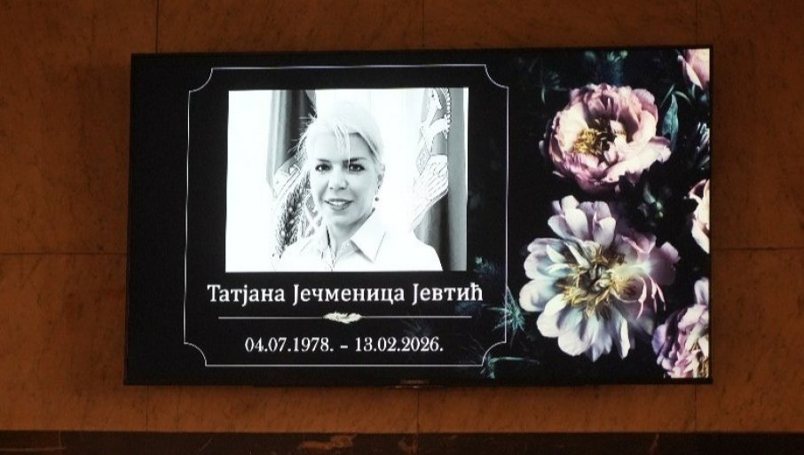 СРБИЈА У СУЗАМА: Комеморација прослављеној тенисерки Татјани Јечменици, туга у згради Скупштине Војводине