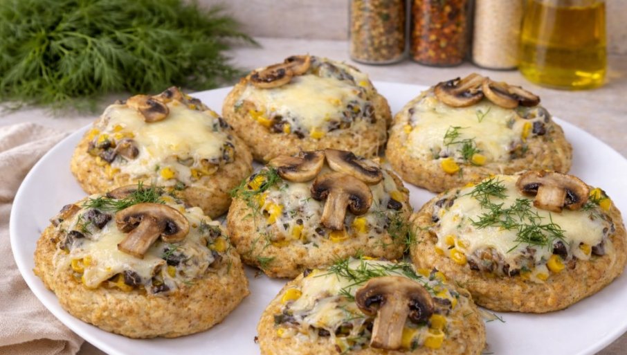 ПИЛЕЋА ГНИЈЕЗДА СА ПЕЧУРКАМА: Ако желите да изненадите укућане, ово јело је прави избор