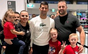 OSMOGODIŠNJI GUSLAR IZ AUSTRALIJE: Luka čuva djedov zavjet i navija za Novaka Đokovića (FOTO)