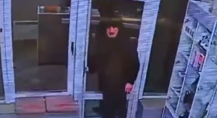 VLASNIK NUDI NAGRADU PRONALAZAČU: Ukradena torbica sa 30.000 KM u Istočnom Sarajevu (VIDEO)