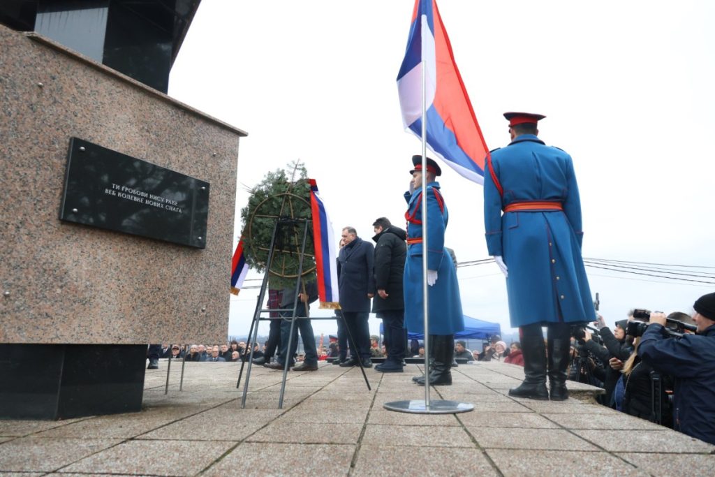UBILI SVE SRBE KOJE SU NAŠLI: Sjećanje na stravičan zločin ustaša u banjalučkim selima (FOTO)