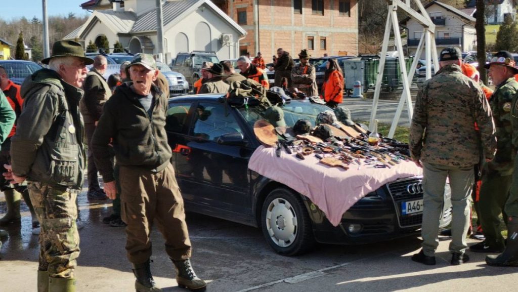 ШАКАЛИЈАДА У СТАНАРИМА: Лов окупио 450 учесника (ФОТО)