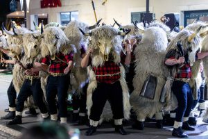 PRAZNIK MIMOZE U HERCEG NOVOM: Karneval okupio više od 600 učesnika (FOTO)