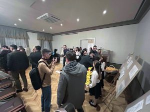 ДОНАТОРСКА ИЗЛОЖБА О СТРАДАЊУ ШАРГОВАЧКИХ ЂАКА У УСТАШКОМ ЗЛОЧИНУ: Сав приход иде за изградњу спомен-парка код ОШ „Ђура Јакшић“ у Шарговцу (ФОТО)