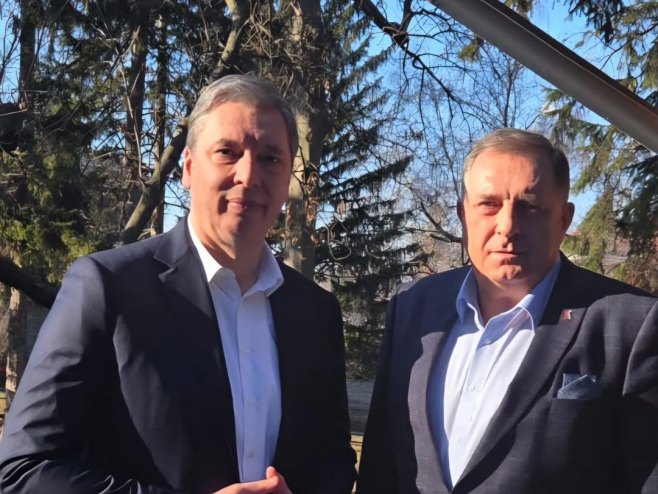 САРАДЊА СРБИЈЕ И СРПСКЕ НА ПРВОМ МЈЕСТУ: Вучић и Додик се састали у Београду (ФОТО)