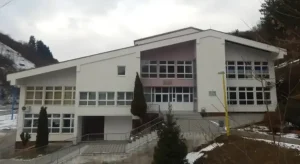 NEISTINITE TVRDNJE O SPISKU UČENIKA? Oglasila se direktorka škole u Srebrenici: „Riječ je o nespretnoj šali“