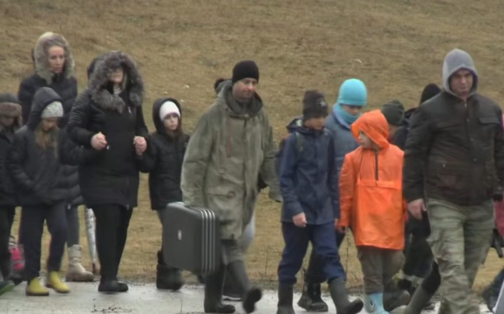 SNIMLJENE ZAVRŠNE SCENE FILMA „LINIJA“ O DOKTORU LAZIĆU: Saga o biblijskom egzodusu Srba iz Sarajeva izazvala brojne emocije na snimanju (FOTO/VIDEO)