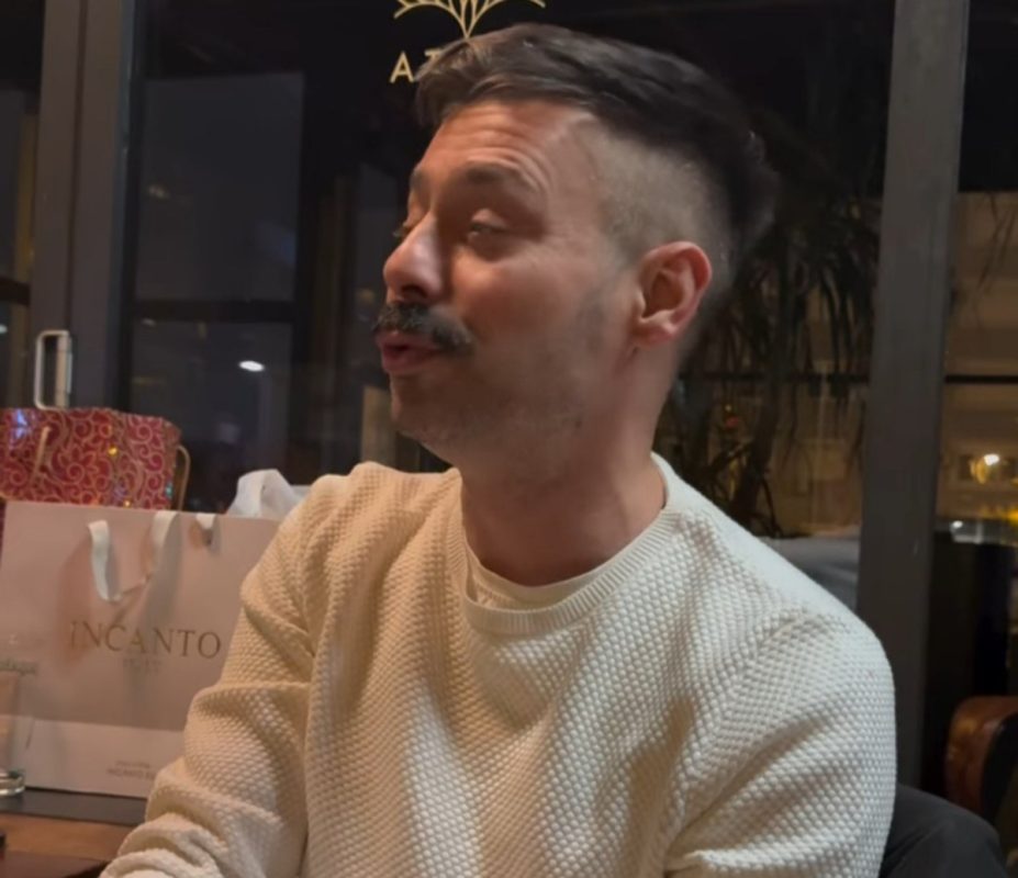 „OVO MALO DUŠE“: Milan Vasić zapjevao na suvo, bez muzike (VIDEO)