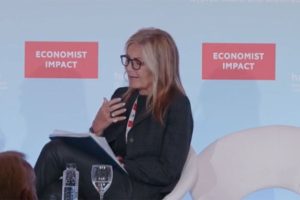 OPERISALA OBJE RUKE: Supruga premijera Grčke doživjela tešku saobraćajnu nesreću