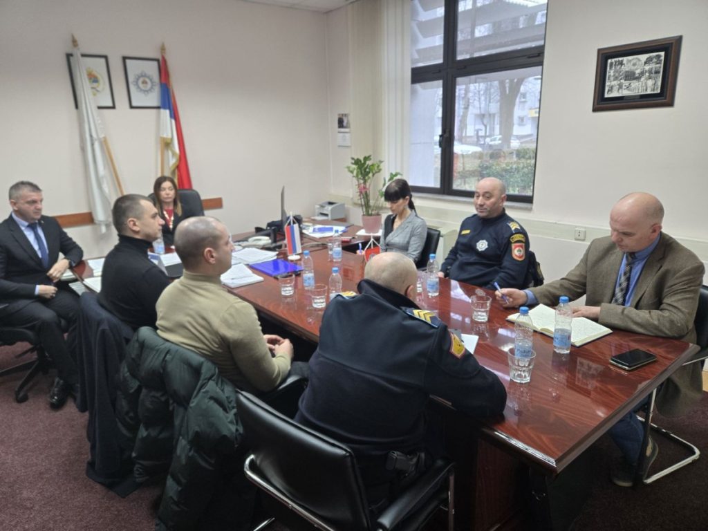 CILJ POBOLJŠANJE USLOVA RADA POLICIJSKIH SLUŽBENIKA: Direktor Sudske policije Republike Srpske razgovarao sa predstavnicima sindikata (FOTO)