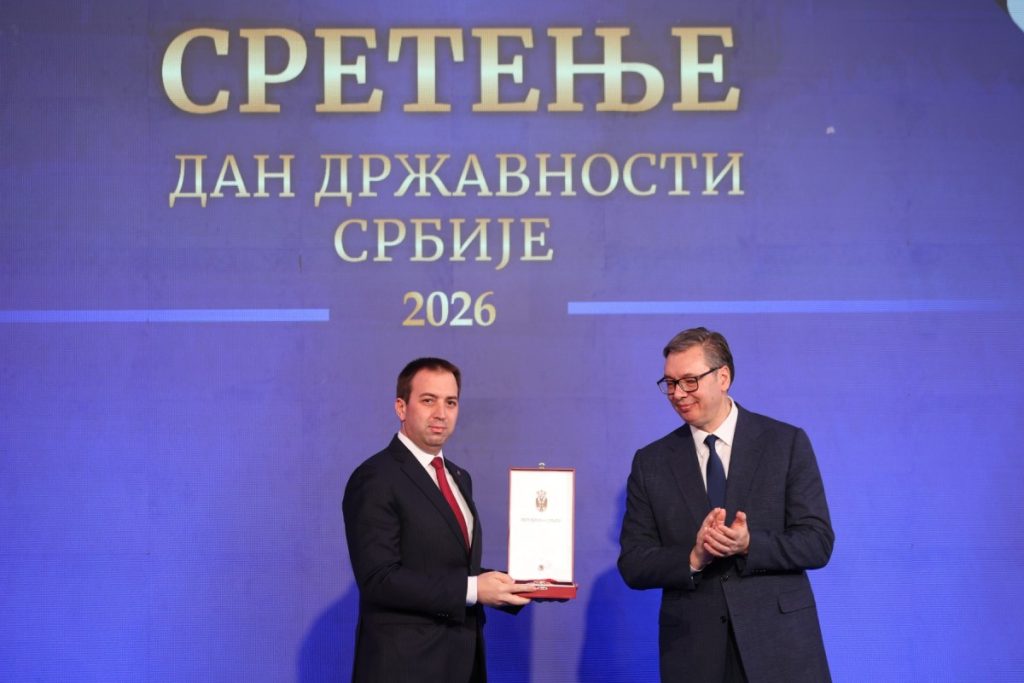 ВУЧИЋ УРУЧИО СРЕТЕЊСКИ ОРДЕН СЕЛАКУ: Србија и Српска посвећене јачању и заједништву (ФОТО)