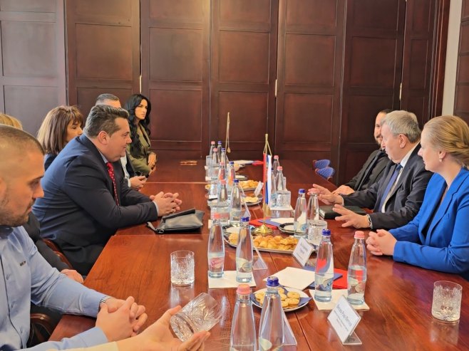 „ODNOSI SRBA I MAĐARA NA NIKAD BOLJEM NIVOU“: Stevandić razgovarao sa Rockovim
