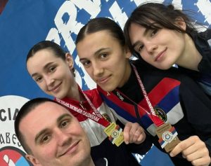 КАРАТИСТКИЊА ИЗ БАЊАЛУКЕ ПОНОСНО НОСИ ЦРНИ ПОЈАС: Тина Будић (18) је доказ да имамо врхунске спортисте (ФОТО)